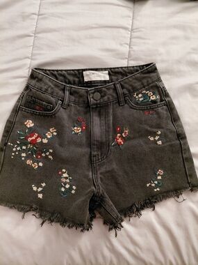Embroidered Black Denim Shorts - Floral Design